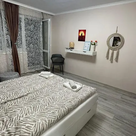 T Place Apartment Varna